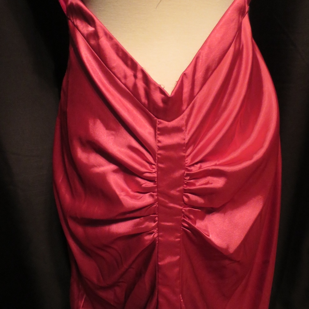 Gown - Picture 3 of 5